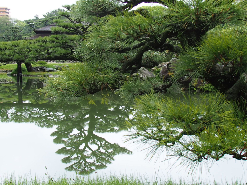 歴代藩主も愛した大名庭園！香川県「特別名勝 栗林公園」で四季折々の風景を楽しもう｜RECOTRIP（レコトリップ）